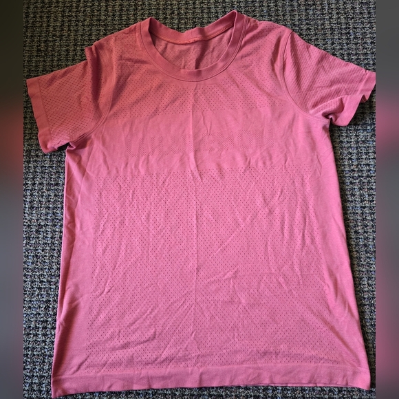 lululemon athletica Pink Short Sleeve Tee - Picture 1 of 6
